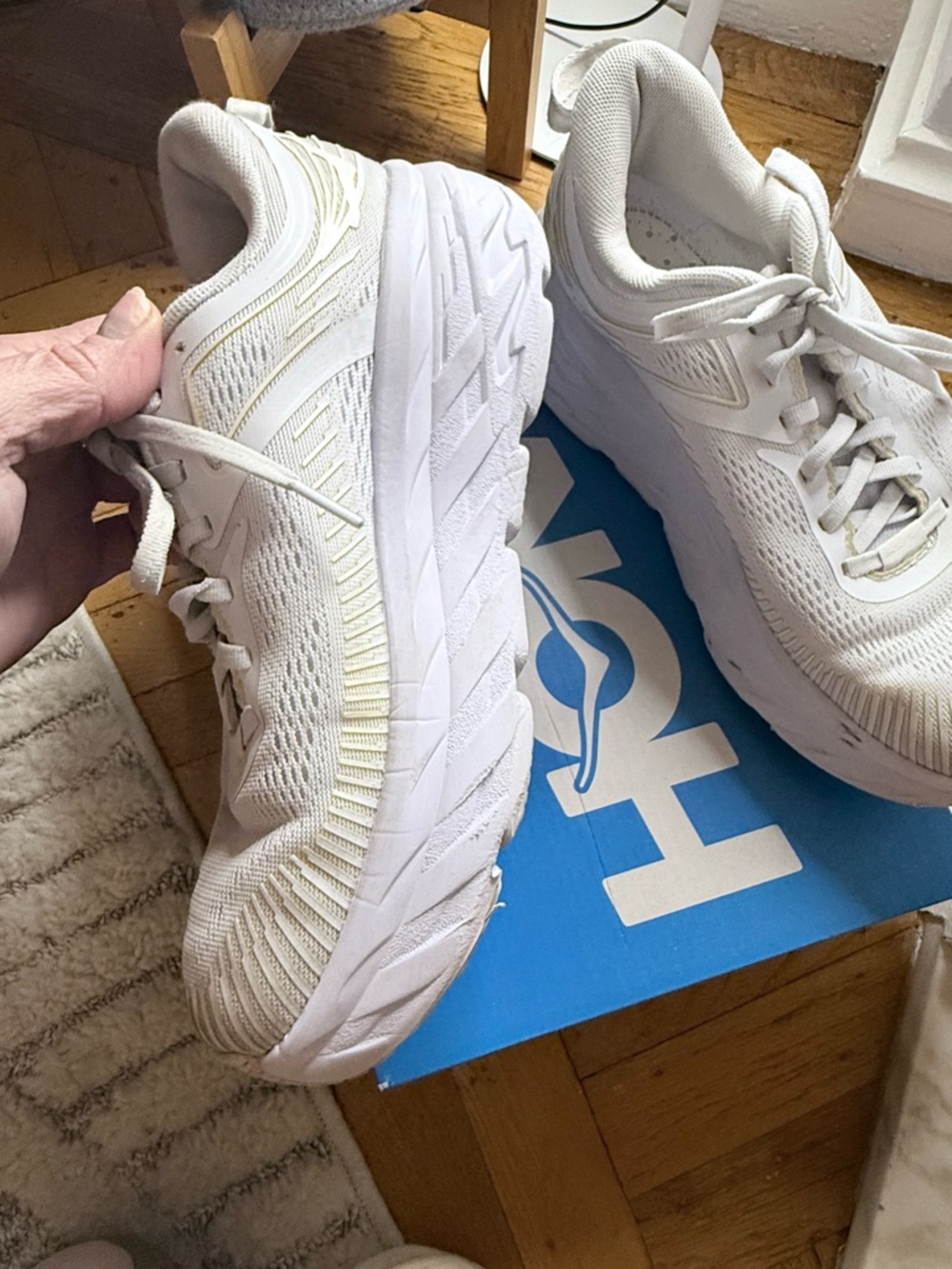 Hoka One One Bondi 7 White Bottom /White Upper Womans size 7 - Picture 3 of 14